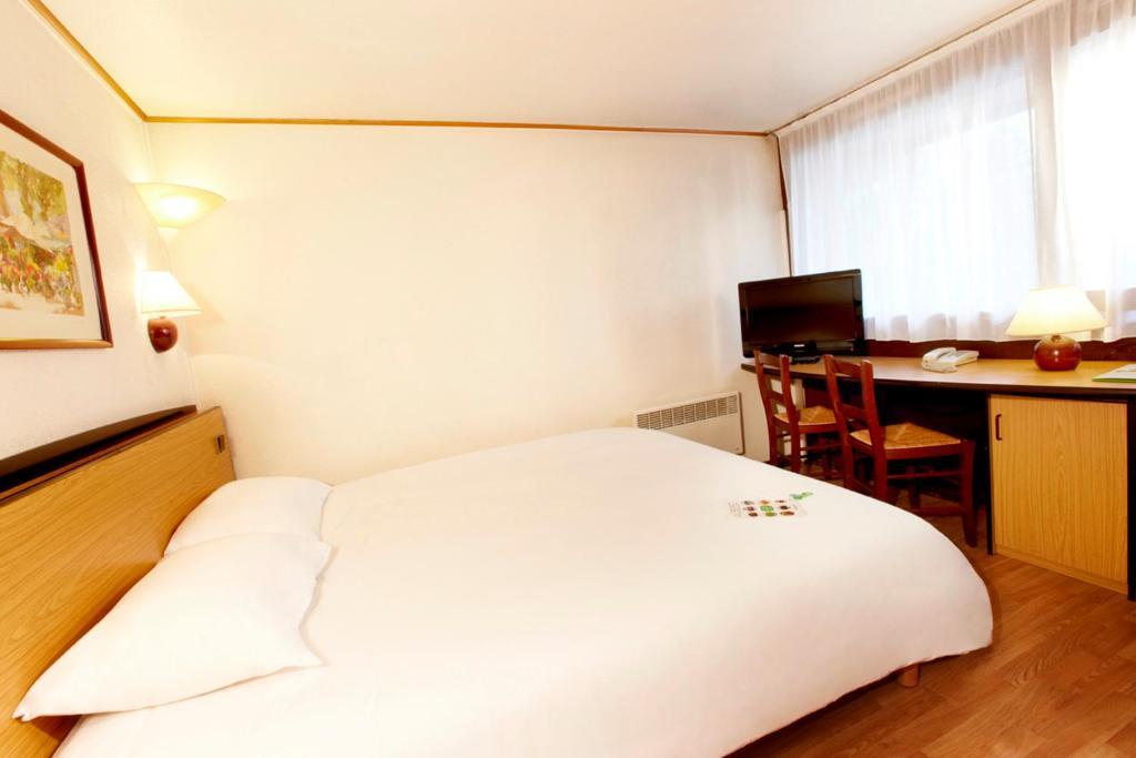 Campanile Hotel 马耶讷 客房 照片
