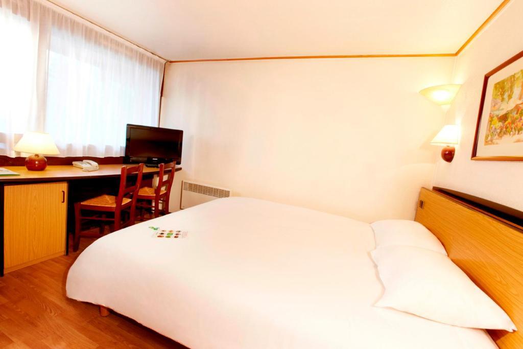 Campanile Hotel 马耶讷 客房 照片