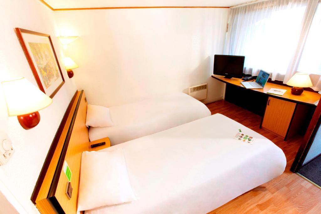 Campanile Hotel 马耶讷 客房 照片